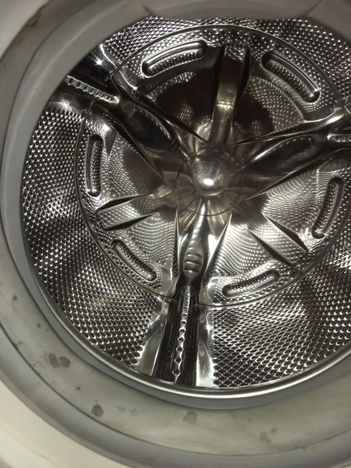 لباس شویی 6کیلویی به فروش می‌رسد قیمت ده میلیون|ماشین لباسشویی و خشک‌کن لباس|مشگین شهر, |دیوار