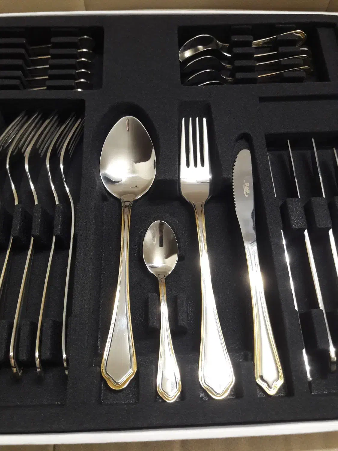 سرویس قاشق چنگال ۶ نفره ونیز دور طلایی ناب استیل|ظروف سرو و پذیرایی|قم, شهرک قدس|دیوار