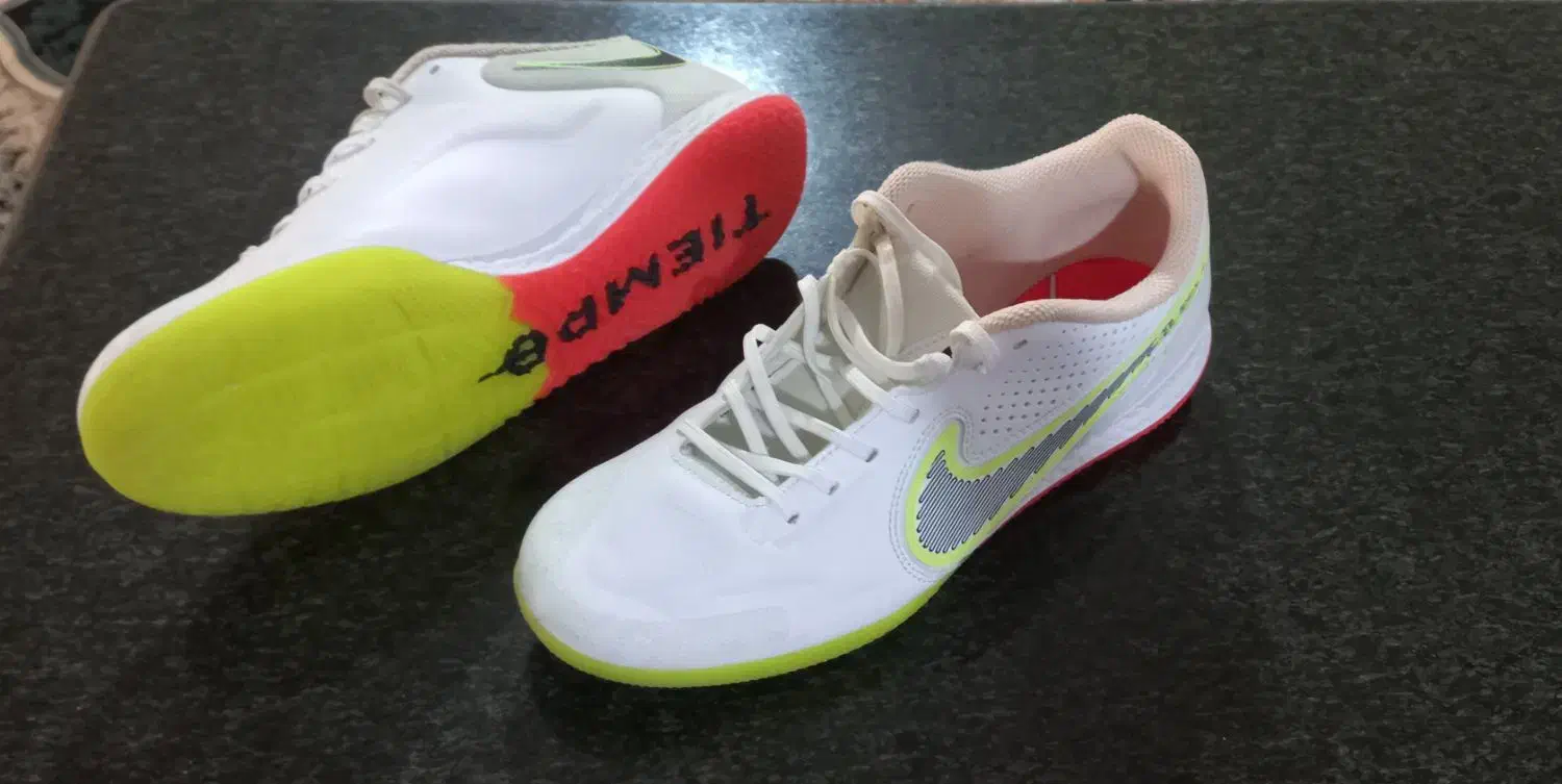 نایک تمپو ۴۳ ، نیم بوت ۴۳،۴۴|کیف، کفش، کمربند|گنبد کاووس, |دیوار