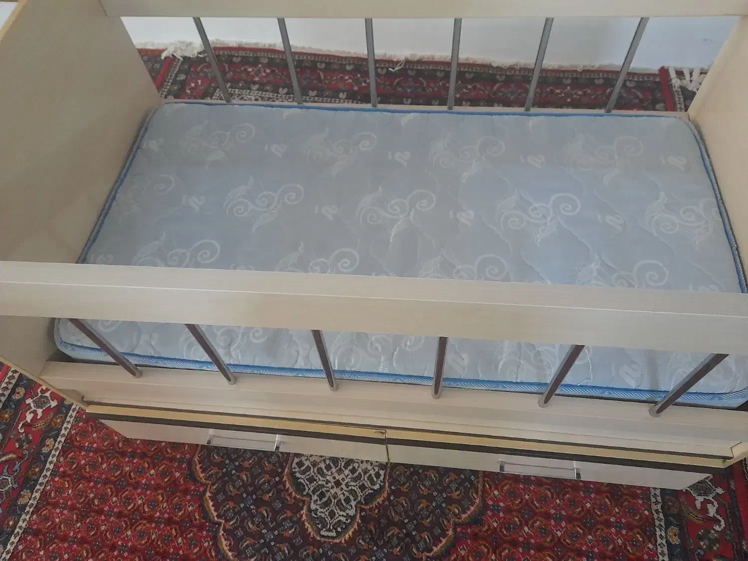 تخت کودک سالم وسفارشی ساز|تخت و سرویس خواب|اردبیل, |دیوار