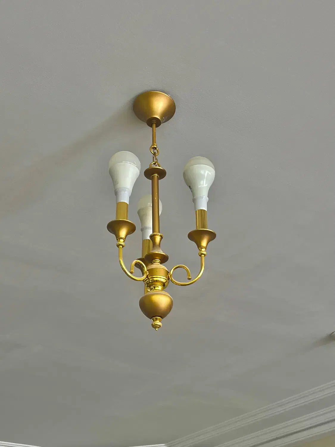 ۴عدد لوستر طلایی|لوستر و چراغ آویز|تبریز, |دیوار