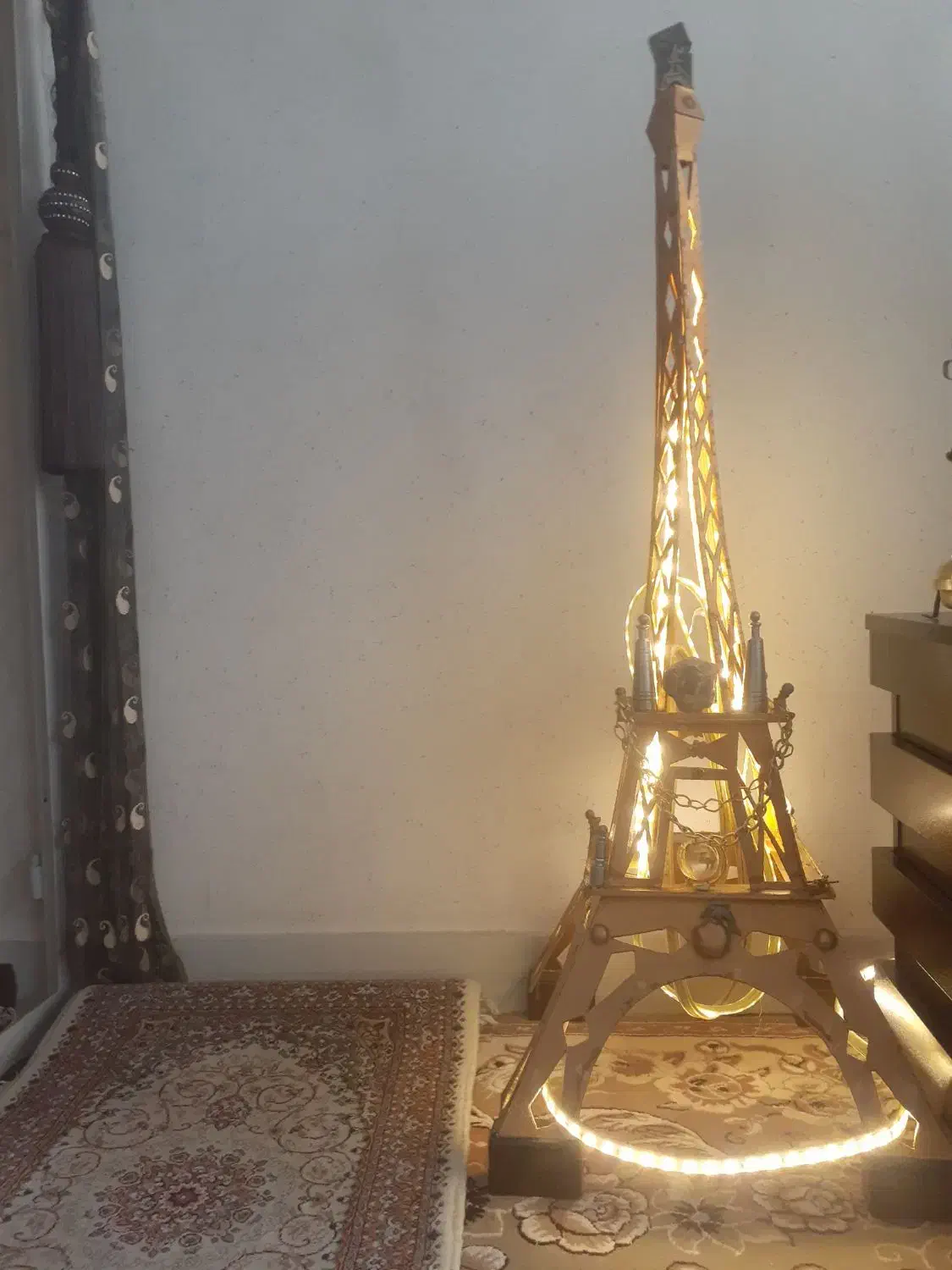 برج ایفل چوبی همراه باتزیینات|چراغ خواب و آباژور|نجف‌آباد, امیرآباد|دیوار