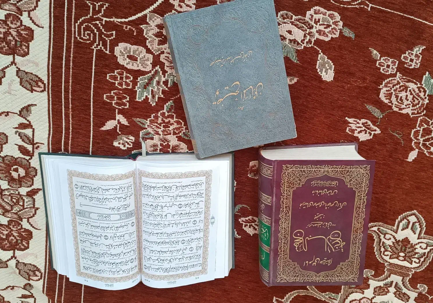 یه جلد قرآن و نهج البلاغه و رساله بفروش میرسد|کتاب و مجله مذهبی|نجفآباد, امام خمینی|دیوار