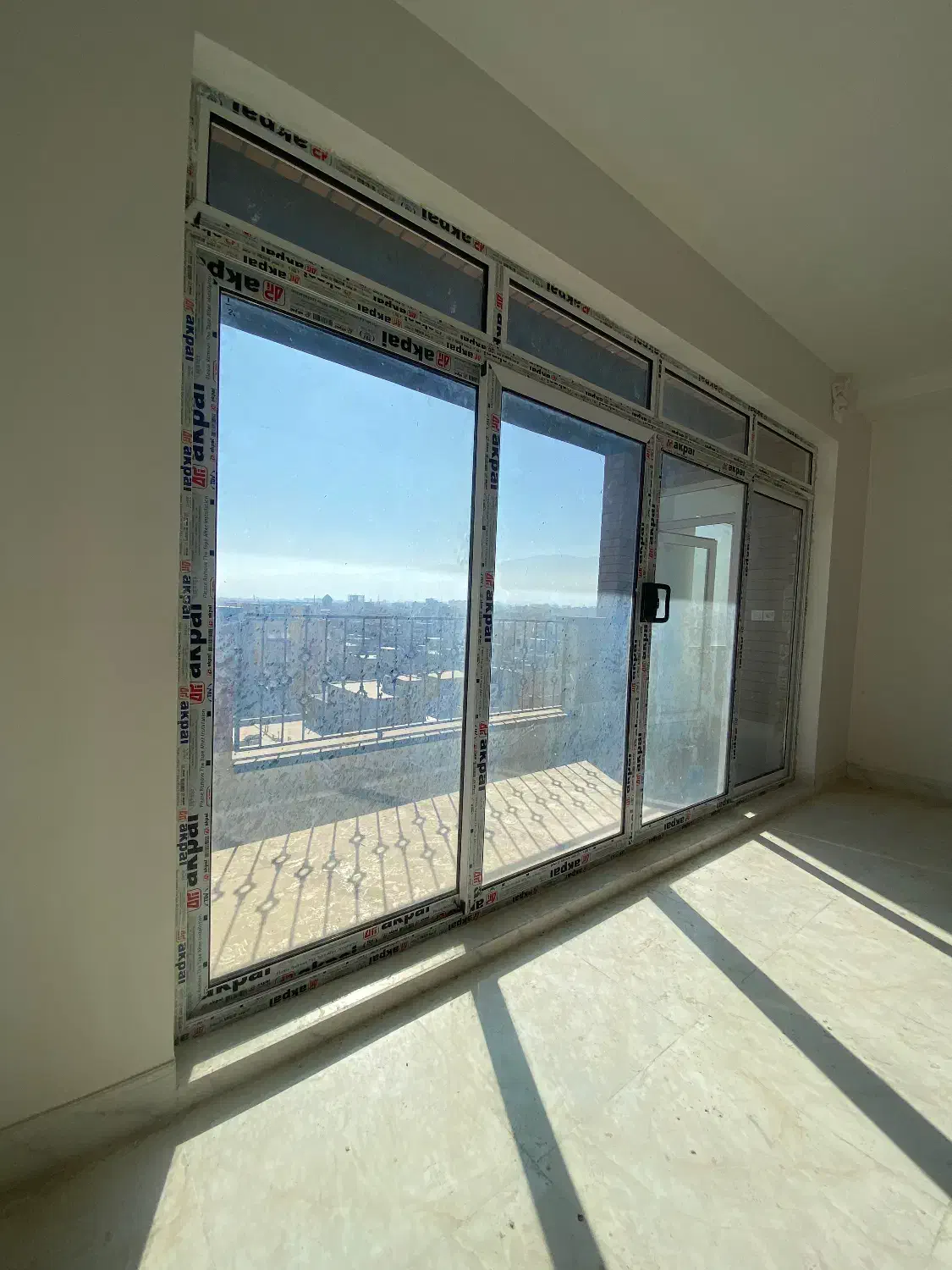 ۱۳۰ متری سه خواب/ نوساز/فول امکانات/ فاز ۲|فروش آپارتمان|کاشان, فاز ۲ ناجی آباد|دیوار