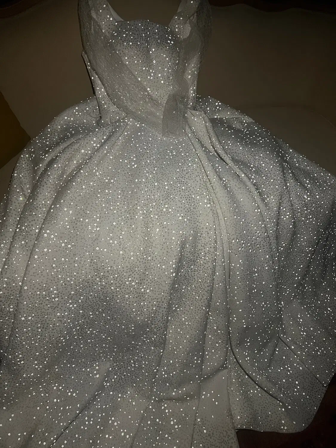 لباس عروس|لباس|مشکیندشت, |دیوار