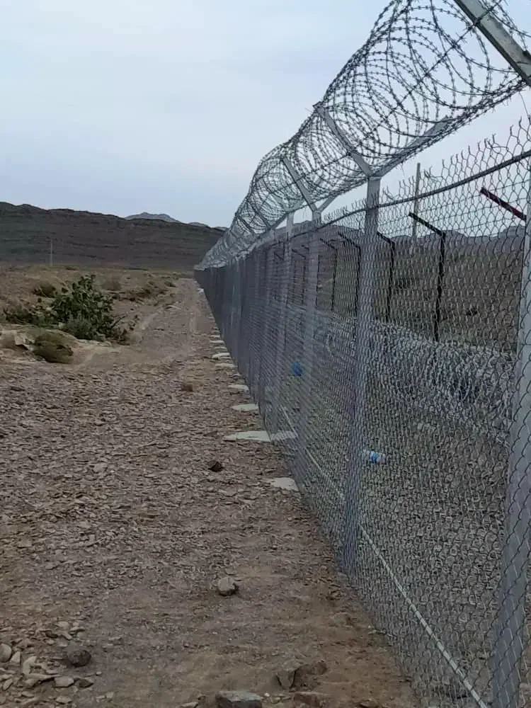 نصب توری و سیم خاردار|خدمات پیشه و مهارت|ری, بازار آهن|دیوار