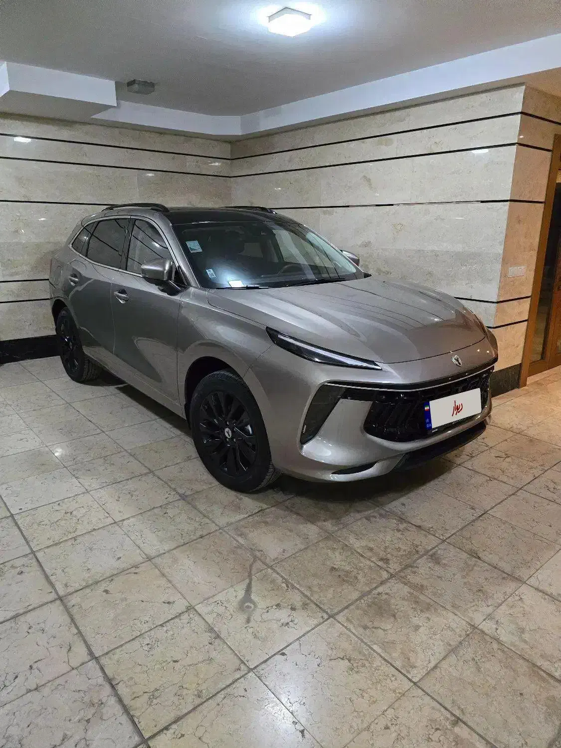 لاماری ۱۴۰۲|خودرو سواری و وانت|اصفهان, باغ زرشک|دیوار