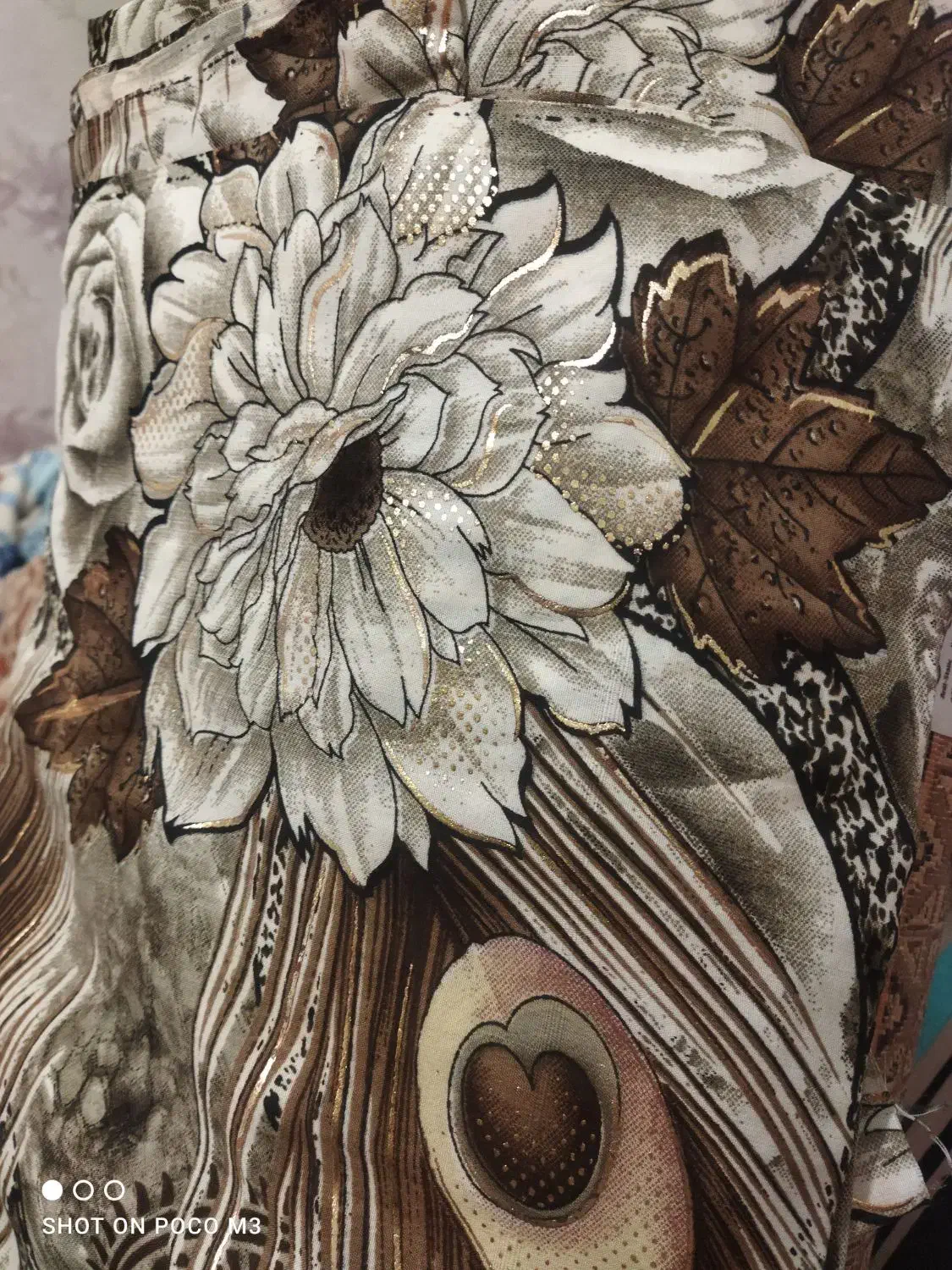 پارچه چادری|لباس|بناب, |دیوار