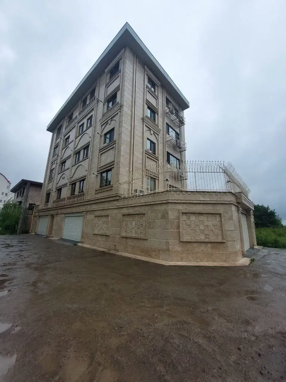 آپارتمان رشت فلکه گاز شهرک نوساز زعفرانیه بر اصلی|فروش آپارتمان|رشت, کوی غلام نیا|دیوار