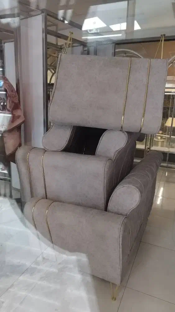 فروش آینه قدی و مبل|فروشگاه و مغازه|شهرکرد, |دیوار