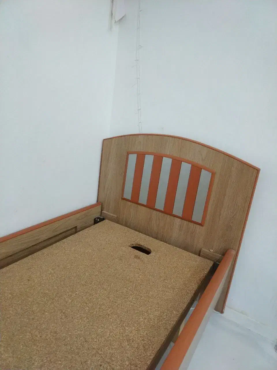 تخت یک نفره|تخت و سرویس خواب|تربت‌حیدریه, بازار|دیوار