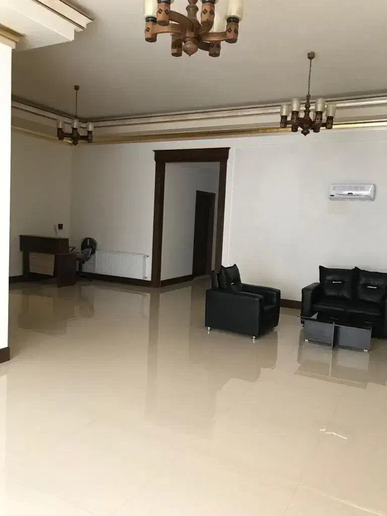 ۲۰۵ متر / فول/ ۳ خواب / ۳ پارکینگ/ کوی لاله