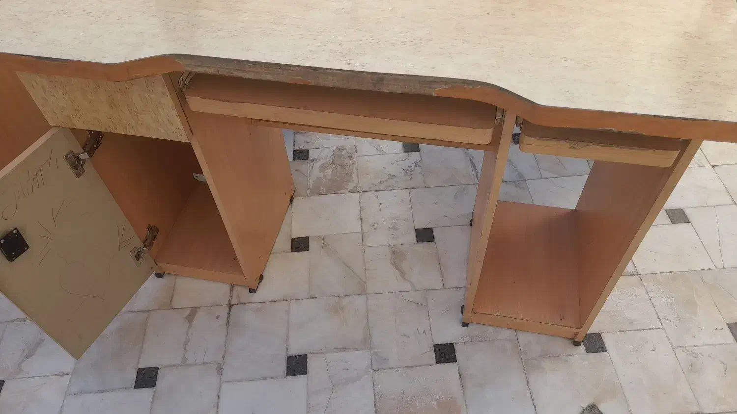 میز کامپیوتر و مطالعه|میز تحریر و کامپیوتر|قم, نخودی|دیوار