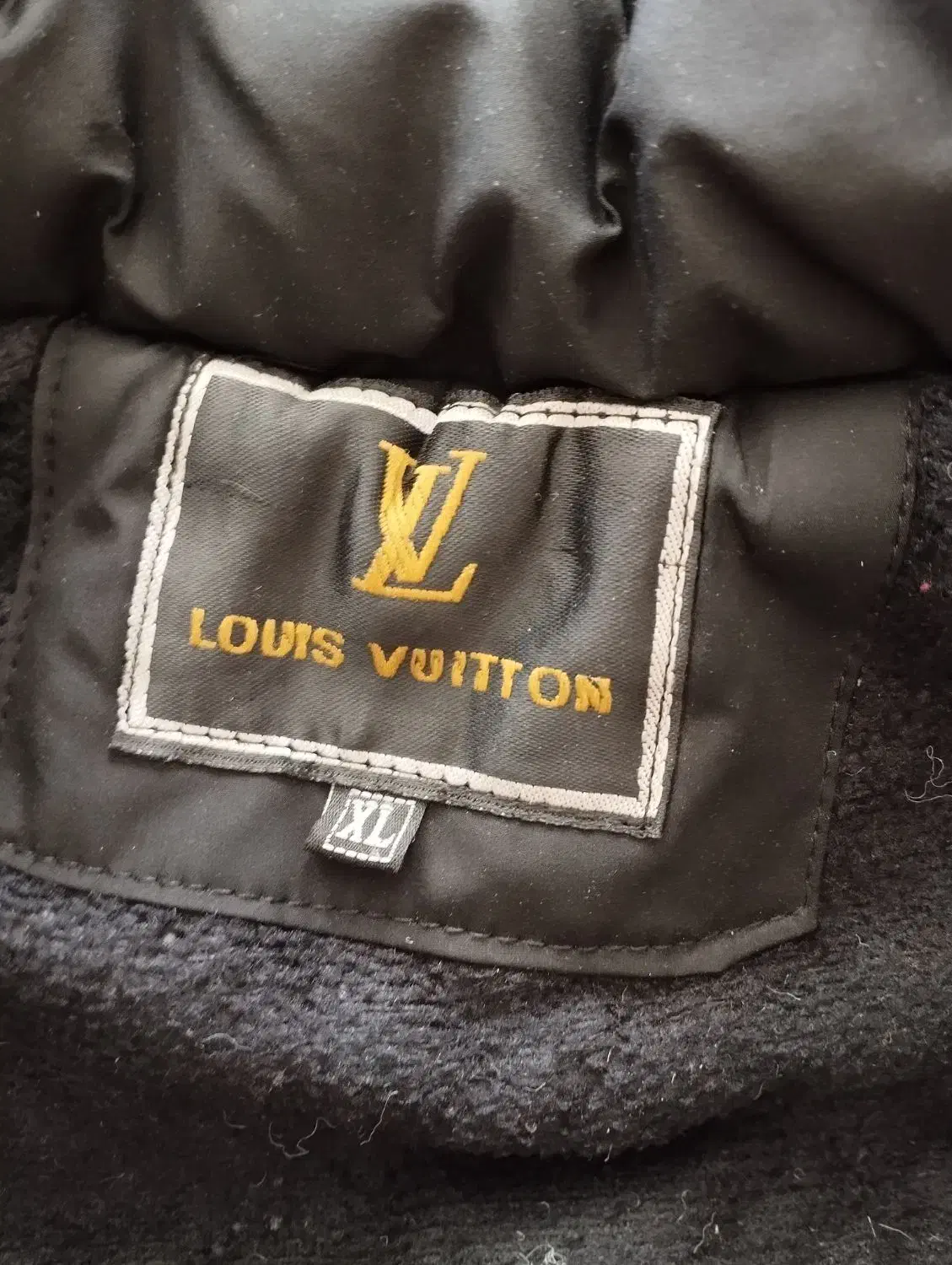 کاپشن|لباس|بیرجند, |دیوار