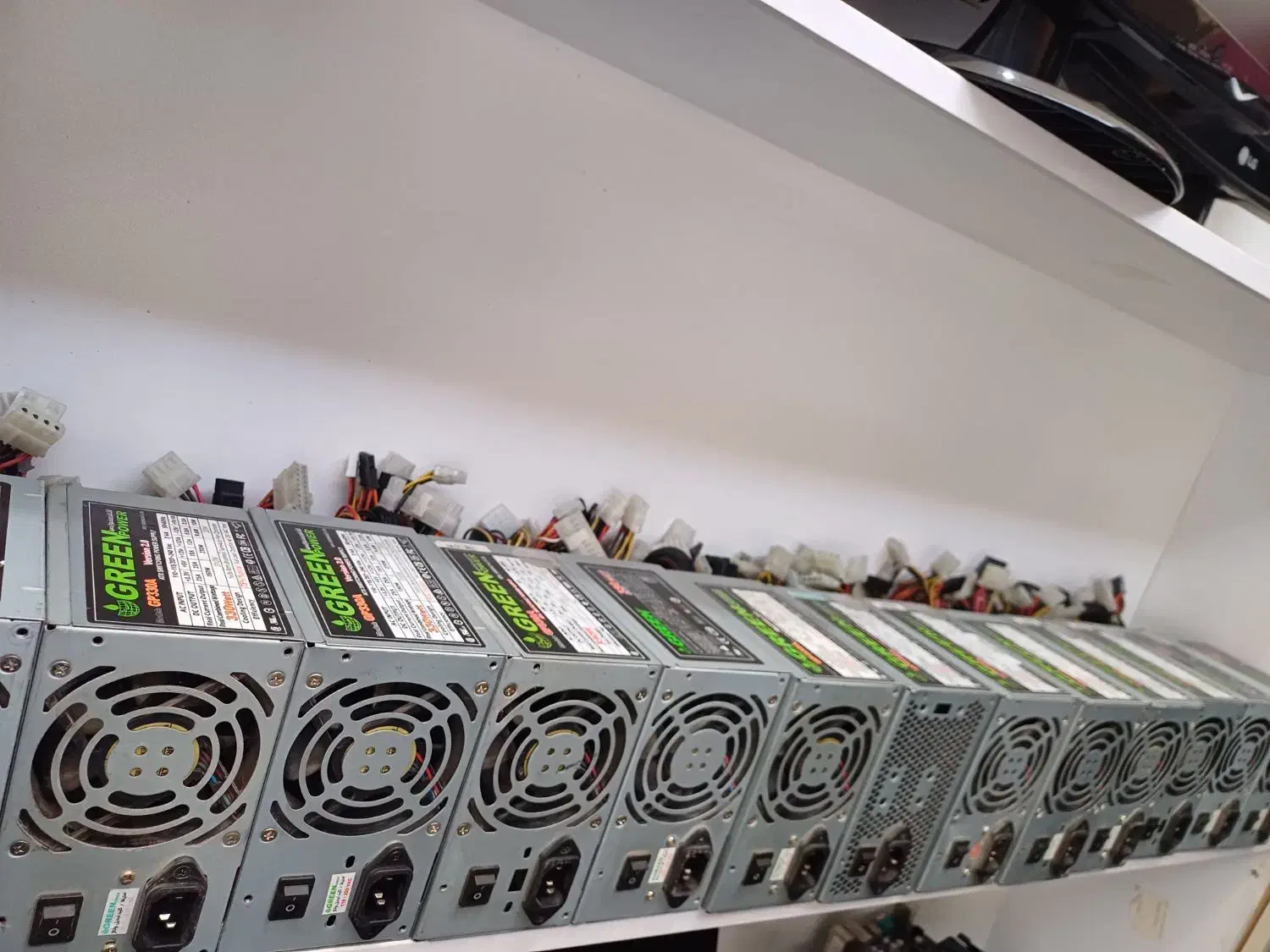 پاور گرین 330WAT|قطعات و لوازم جانبی رایانه|شیراز, شهرک پرواز|دیوار