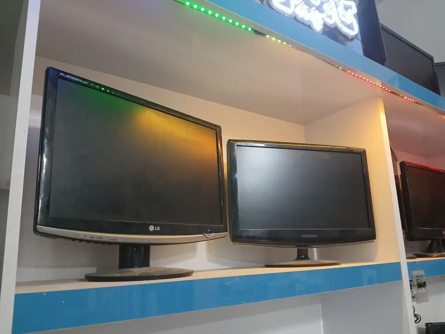 مانیتور ۱۹ اینچ|قطعات و لوازم جانبی رایانه|زاهدان, |دیوار