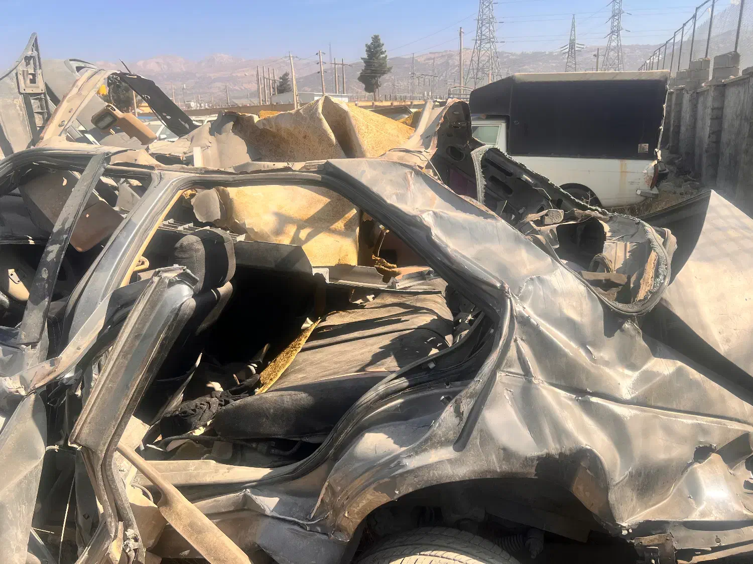 پژو۴۰۵ تصادفی|خودرو سواری و وانت|شیراز, حومه شیراز|دیوار