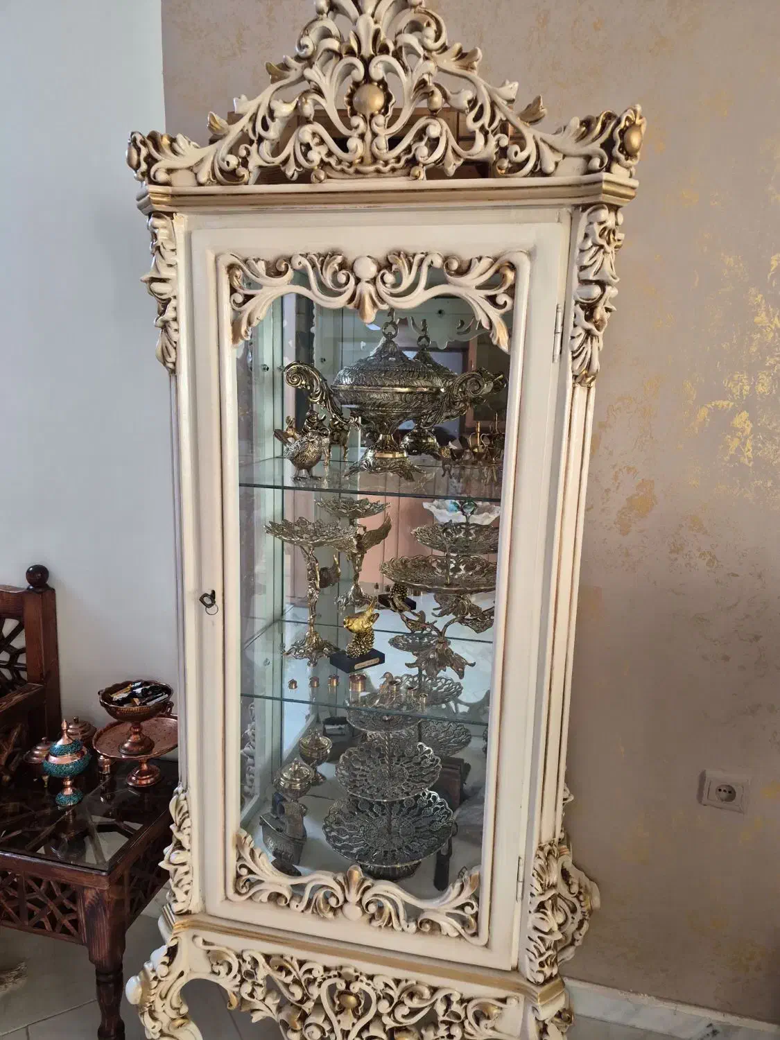 مبل سلطنتی|مبلمان خانگی و میز عسلی|نیشابور, فردوس شمالی|دیوار