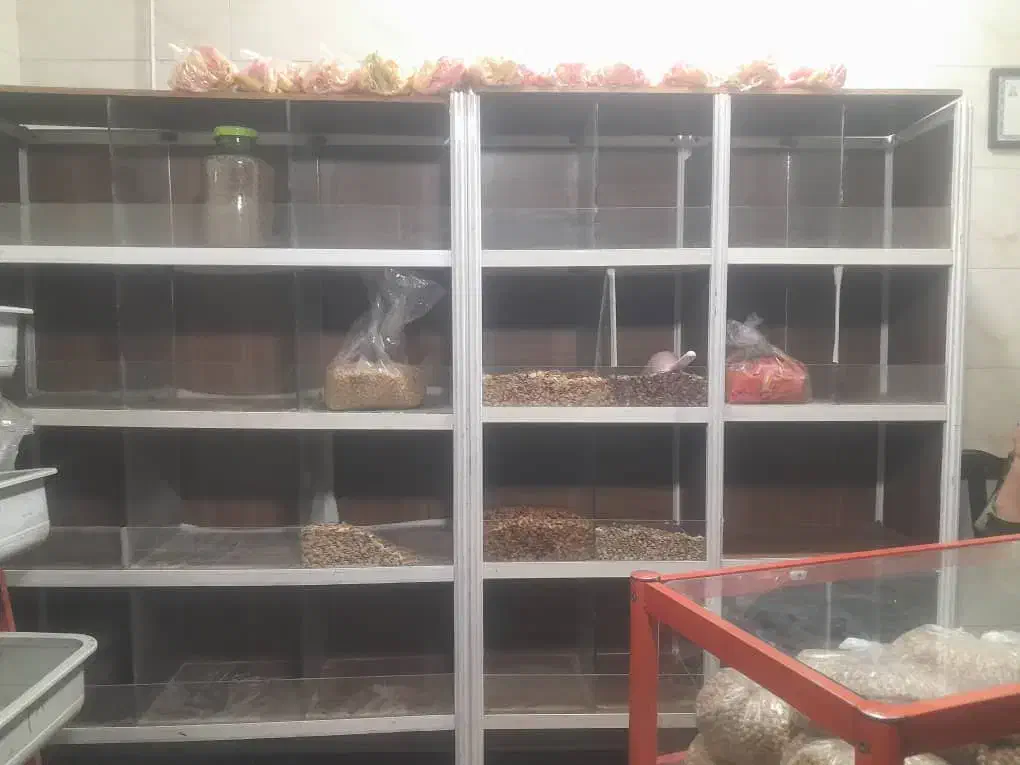 بوفه قفسه صندلی میز|فروشگاه و مغازه|شیراز, تندگویان|دیوار