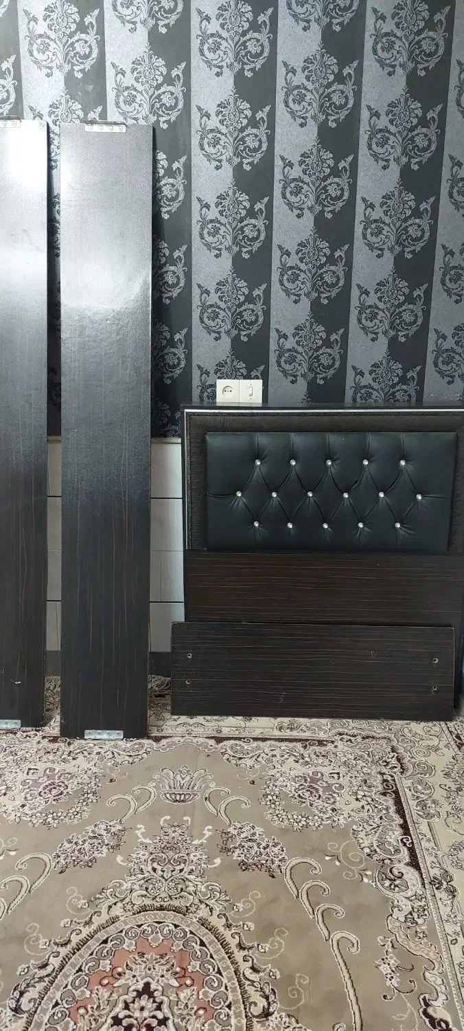 تخت خواب یک نفره چوبی|تخت و سرویس خواب|آران و بیدگل, |دیوار