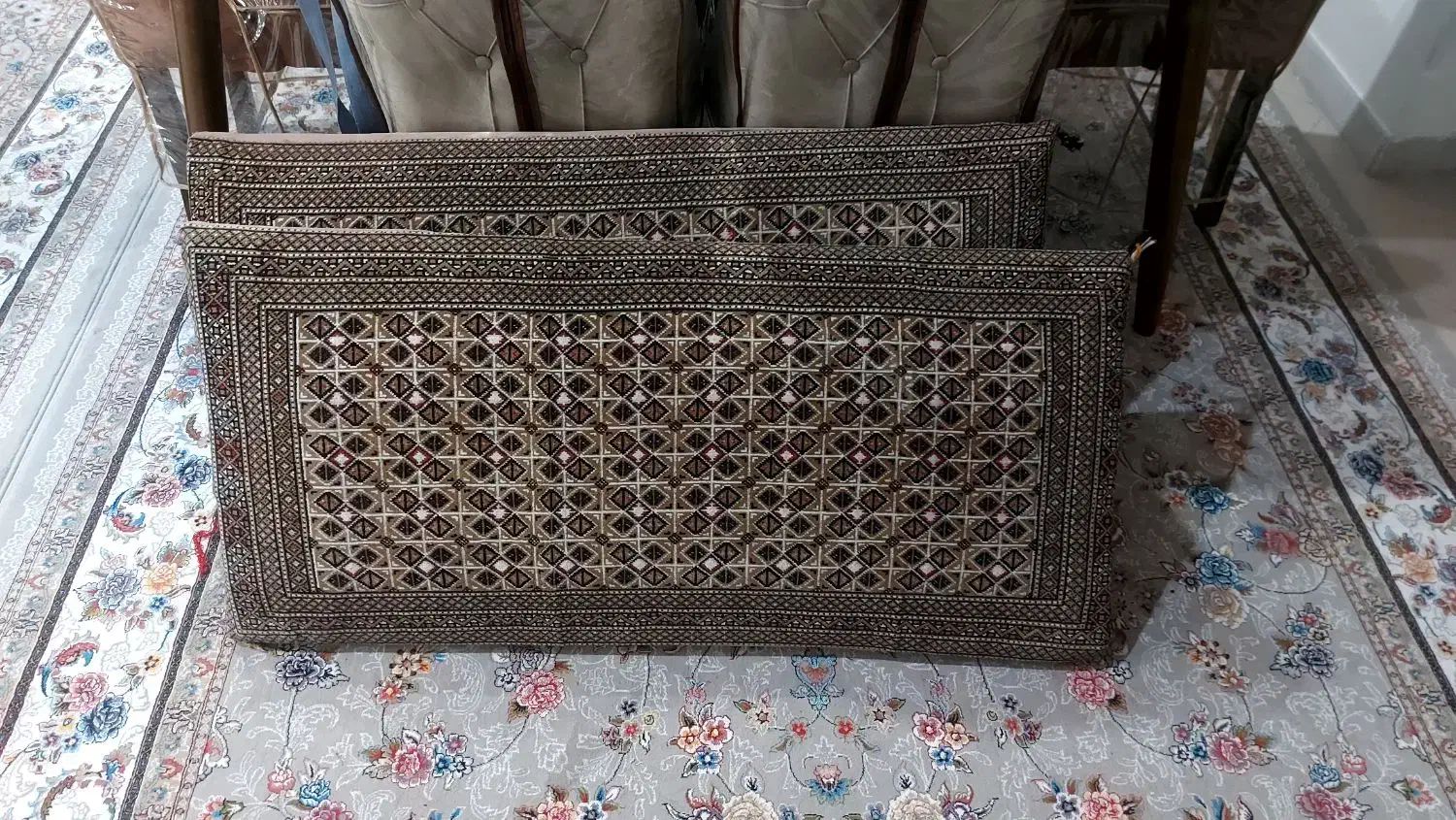 ۲ عدد پشتی|پشتی|کرج, شهرک ولیعصر|دیوار