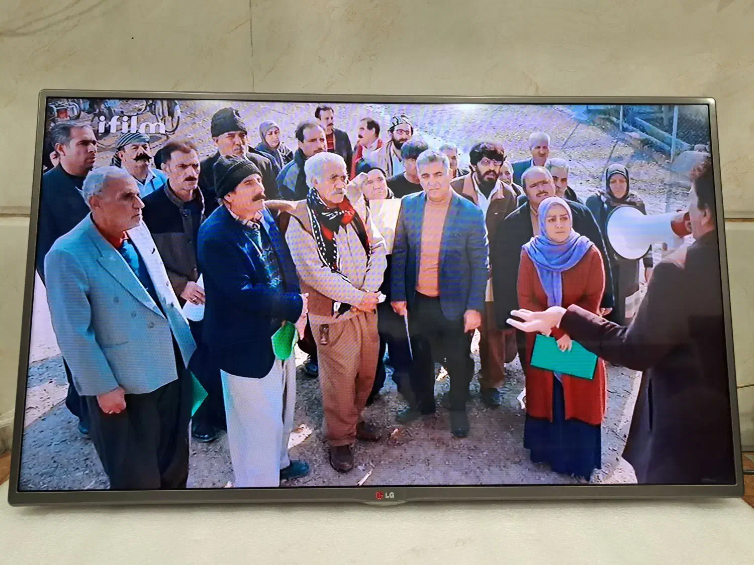 الجی ۴۲ اینچ اصلی|تلویزیون و پروژکتور|گرگان, |دیوار