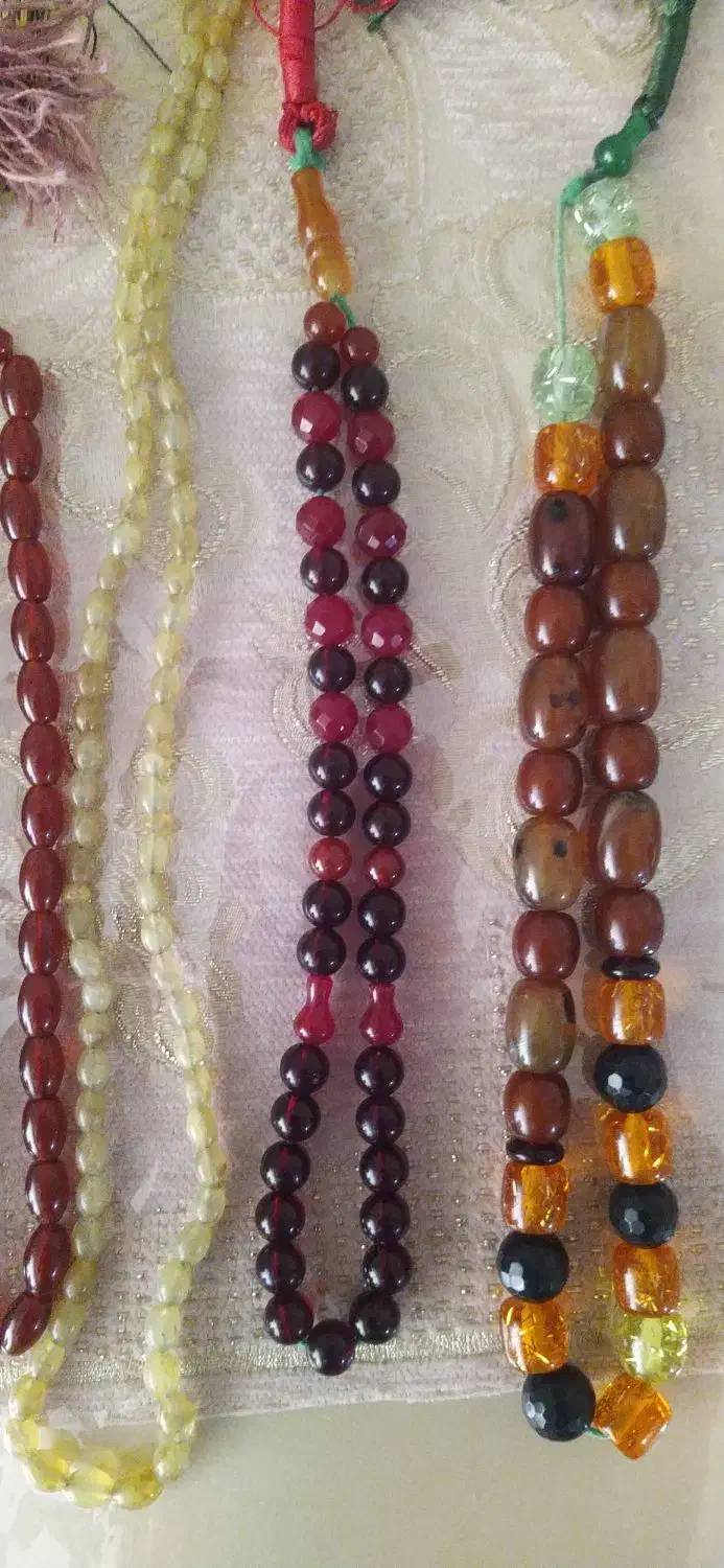 تسبیح و ساعت جیبی|کلکسیون اشیاء عتیقه|شاندیز, |دیوار