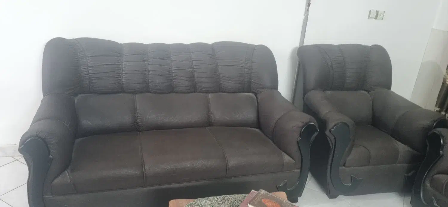 مبل راحتی چرم ۹نفره|مبلمان خانگی و میز عسلی|قائم‌شهر, |دیوار