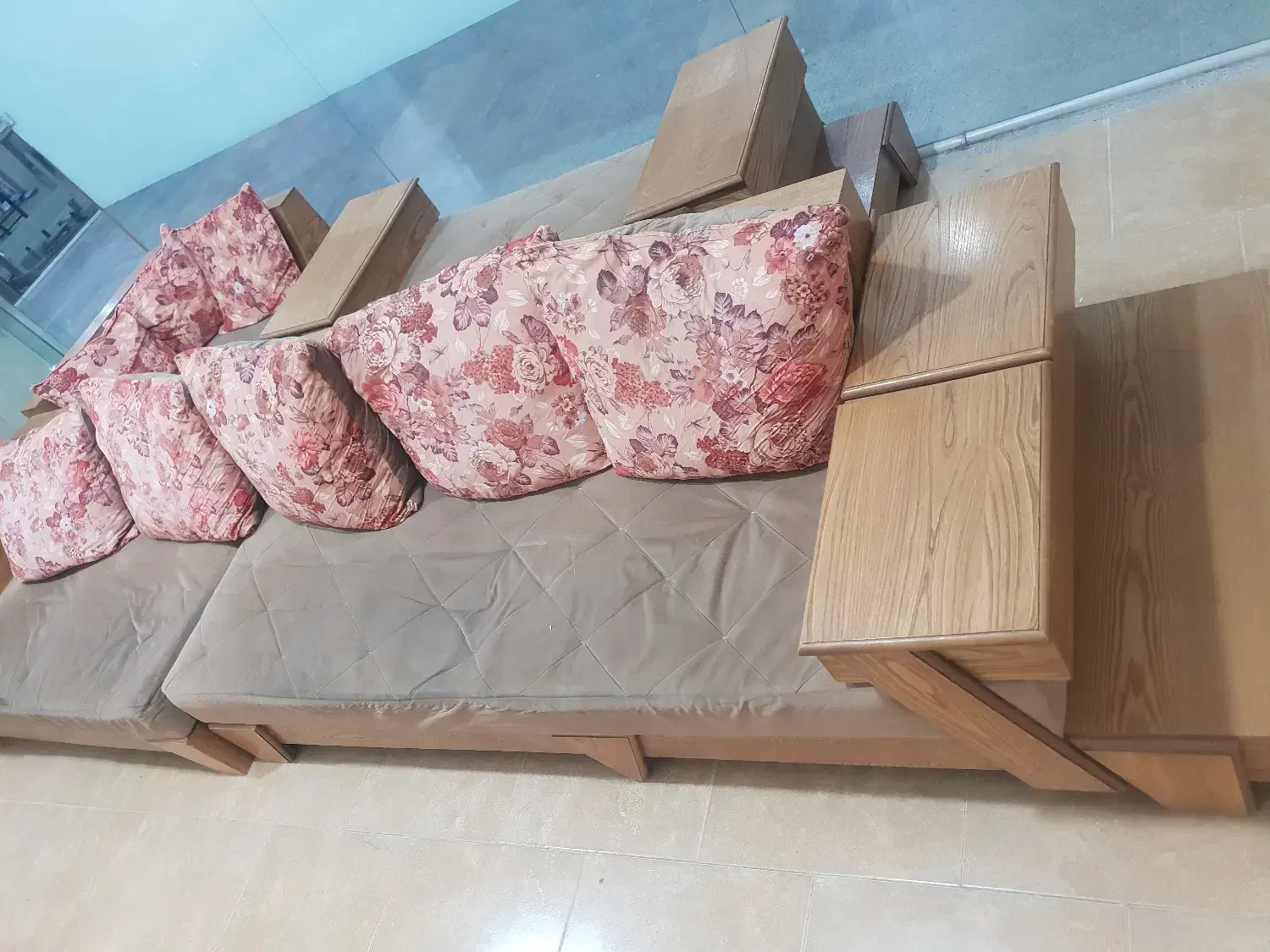 مبلمان دست دوم تمیز|مبلمان خانگی و میز عسلی|آباده, |دیوار