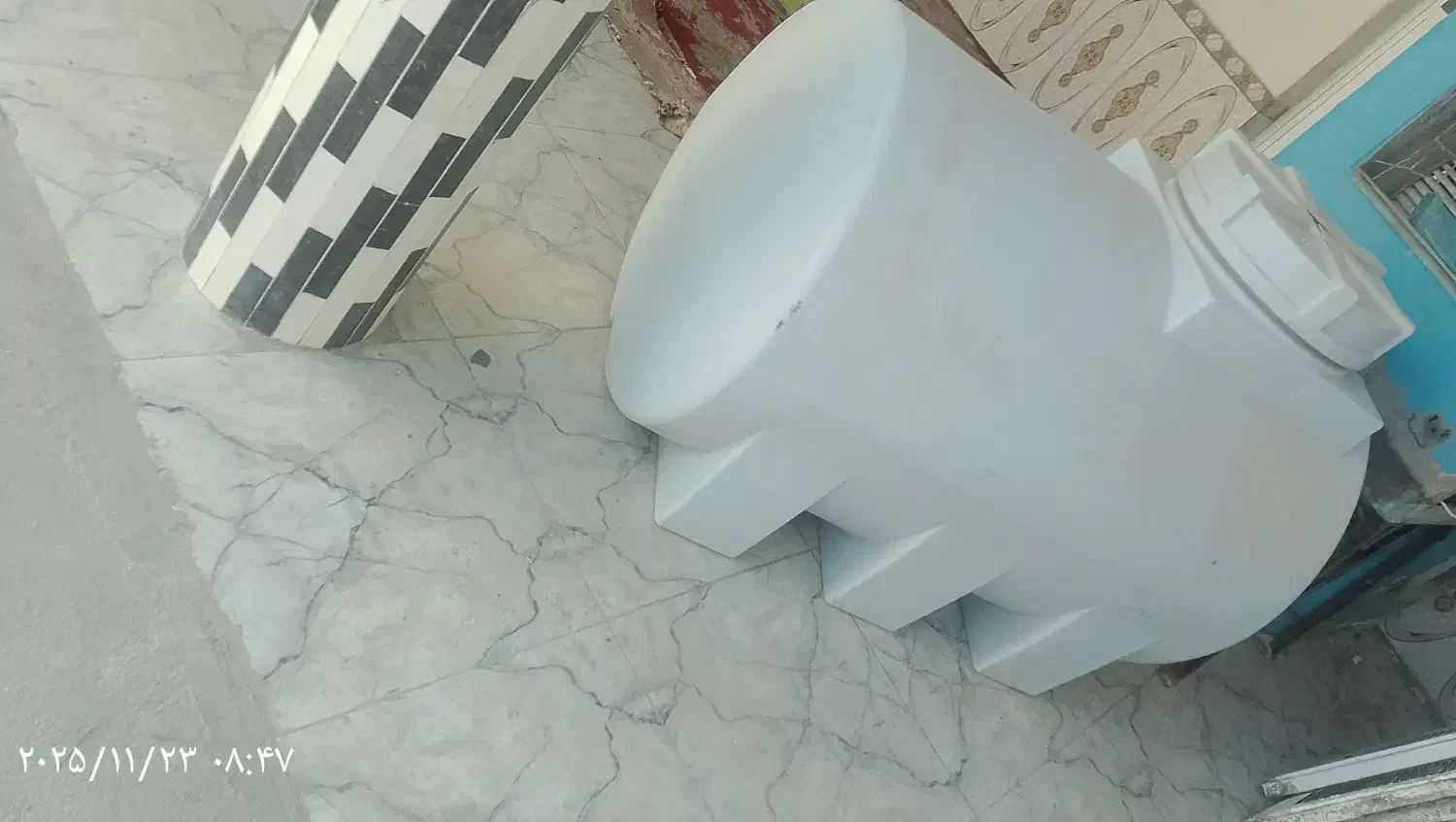 یک عدد بشکه سالم درحد نو|ظروف نگهدارنده، پلاستیکی، یکبارمصرف|جویم, |دیوار