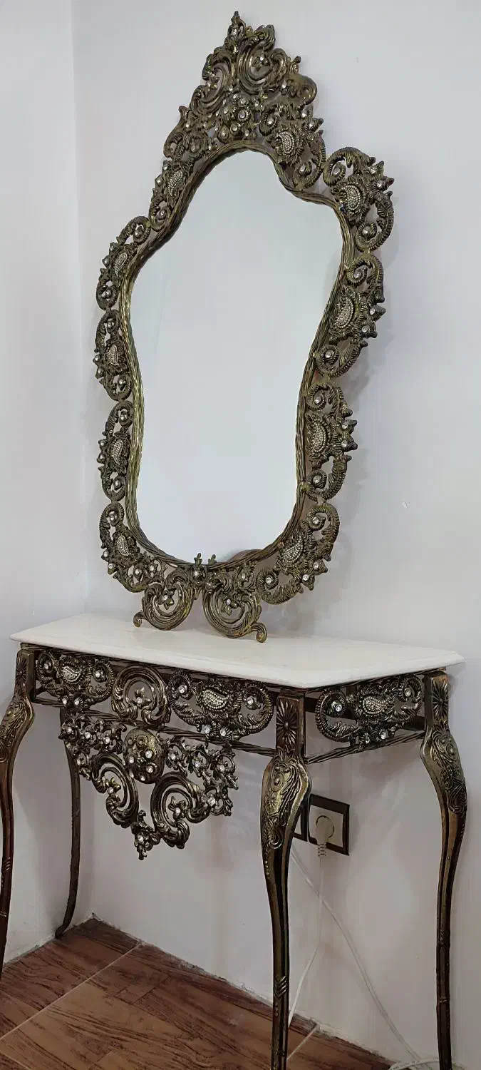 آینه|آینه|رشت, منظریه|دیوار