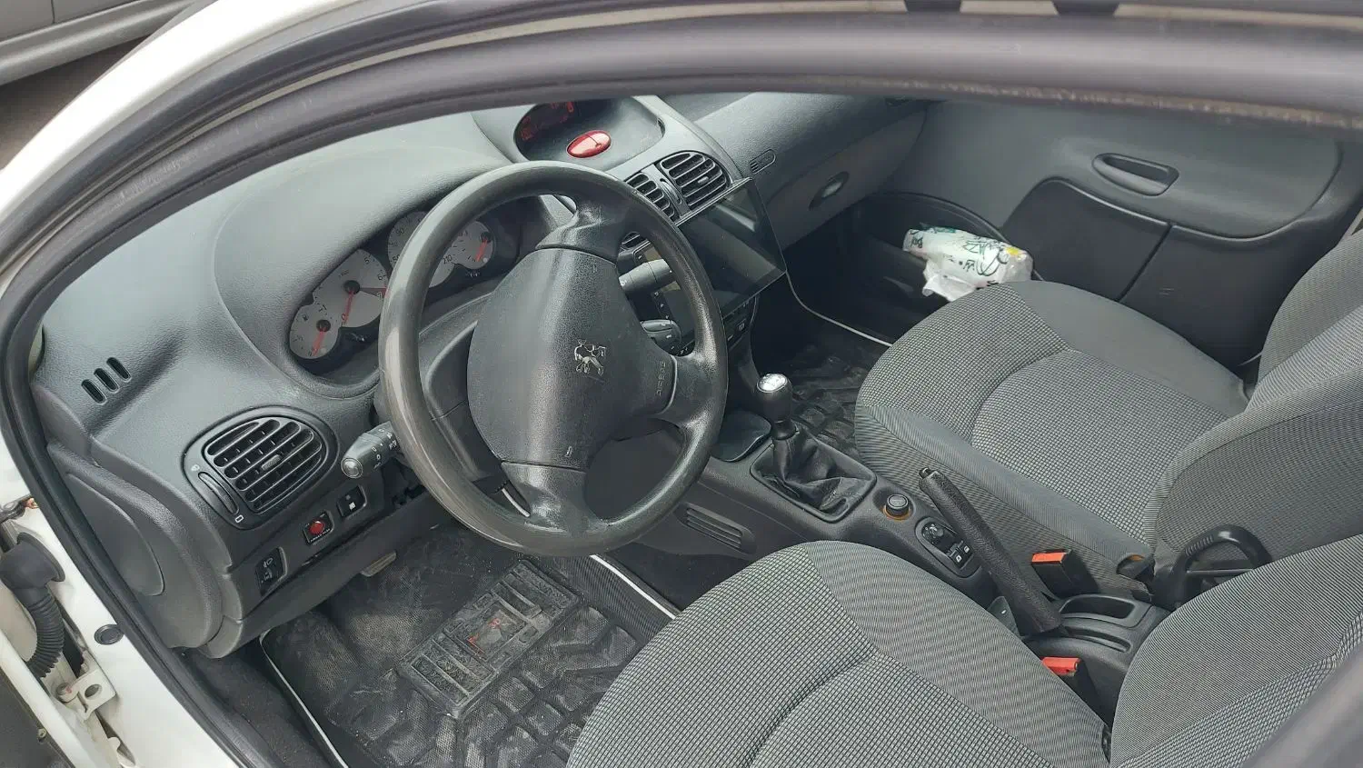 ۲۰۶ اس دی V8 درحد ۲ تیکه رنگ دارد|خودرو سواری و وانت|گلستان (تهران), |دیوار