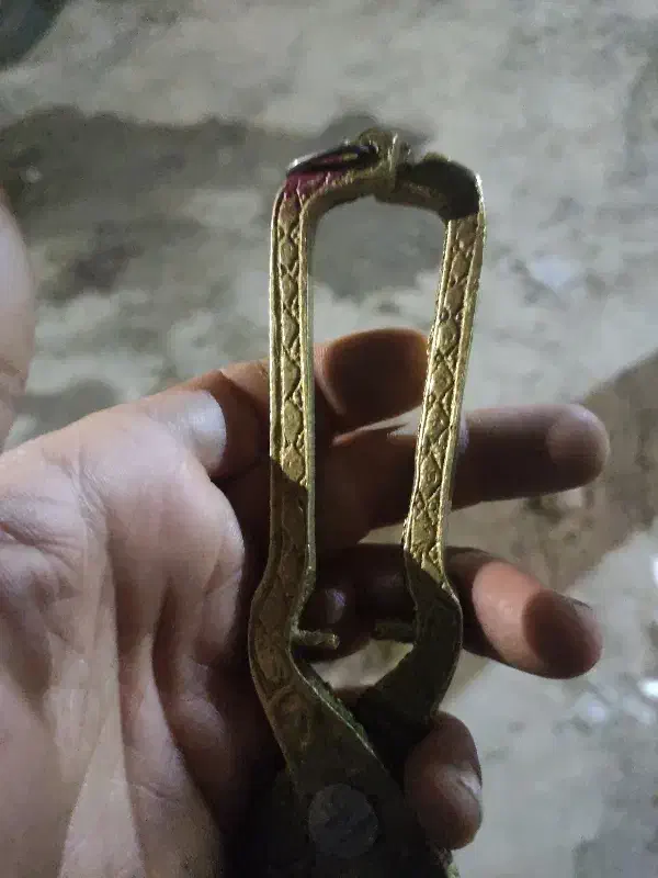 قیچی قدیمی|کلکسیون اشیاء عتیقه|کرمان, |دیوار