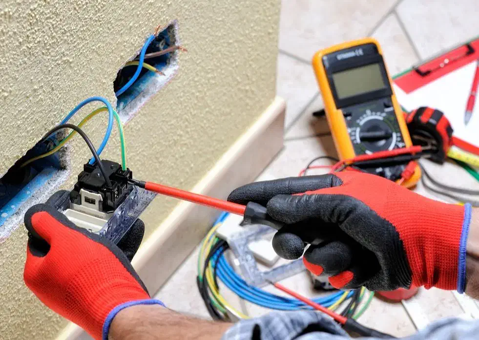 سیم کشی ساختمان|خدمات پیشه و مهارت|سلماس, |دیوار