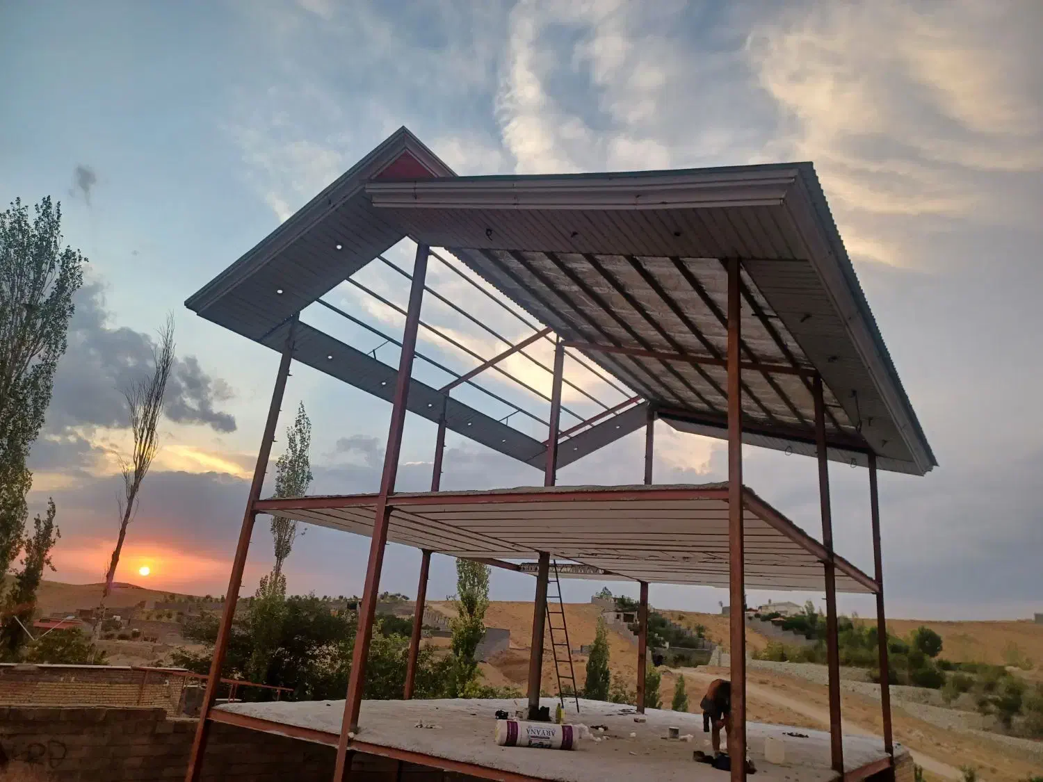 سقف شیروانی آلاچیق سردرب آردواز و تعمیرات|خدمات پیشه و مهارت|تهران, خزانه|دیوار