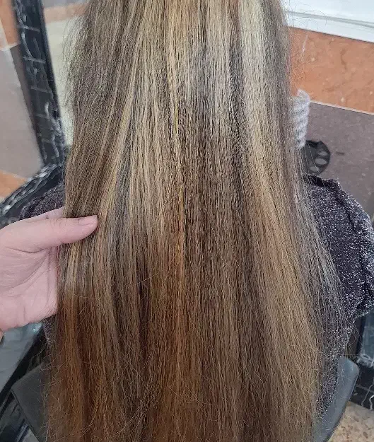 انجام تمامی خدمات رنگ مو میکاپ ناخن|خدمات آرایشگری و زیبایی|یاسوج, |دیوار