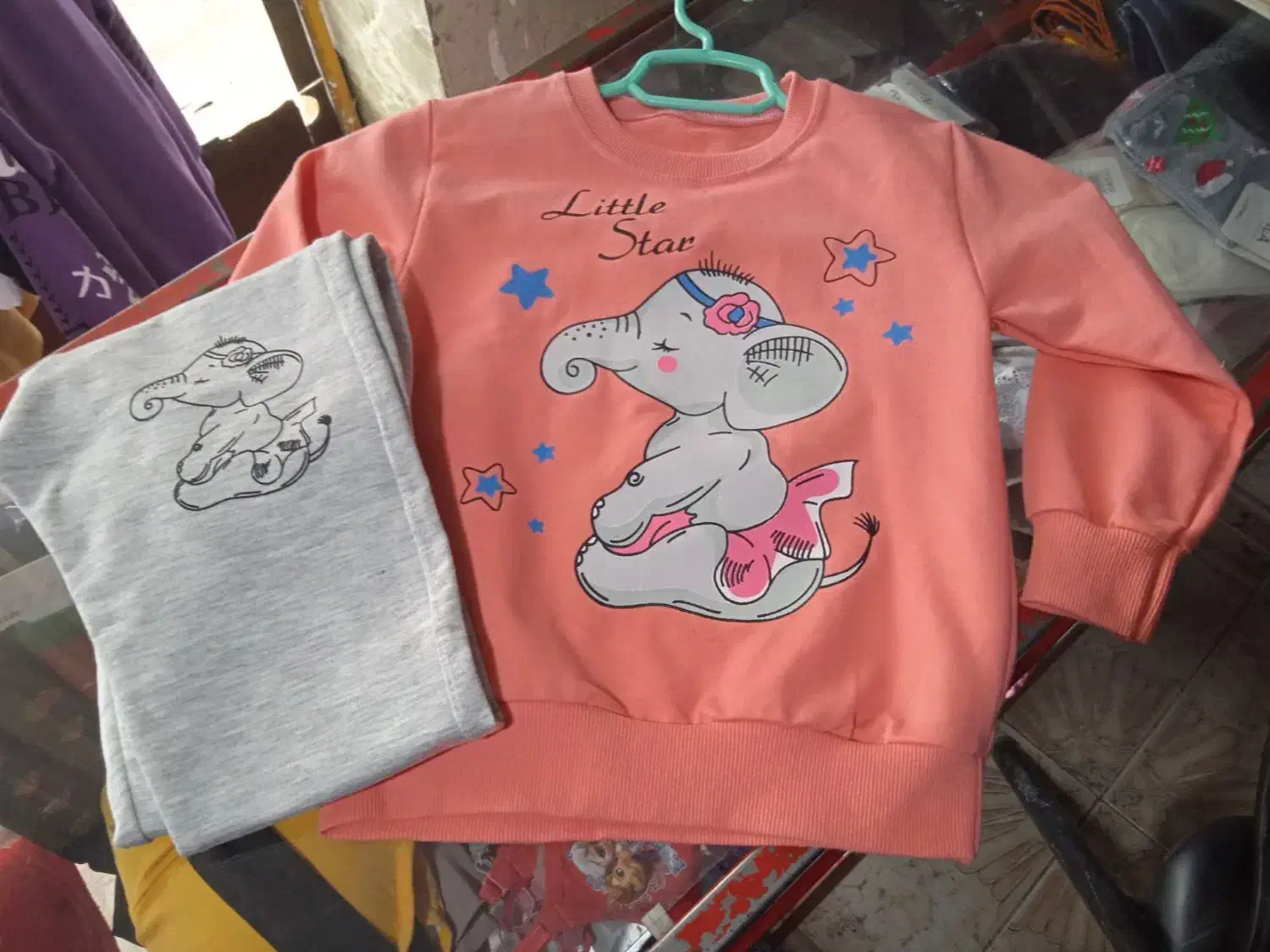 لباس زنونه وبچگانه|لباس|تربت جام, جامرود|دیوار