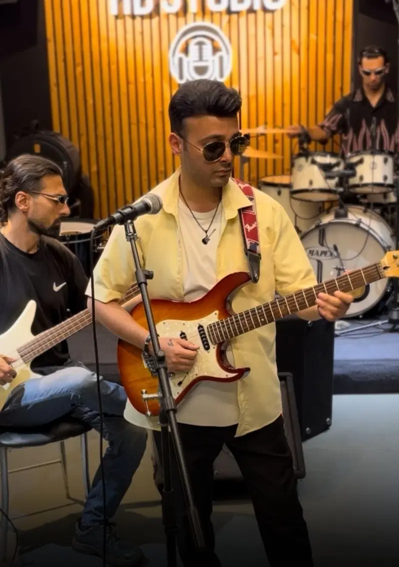 خواننده و نوازنده گیتار گروه موزیک|خدمات پذیرایی، مراسم|تهران, صادقیه|دیوار
