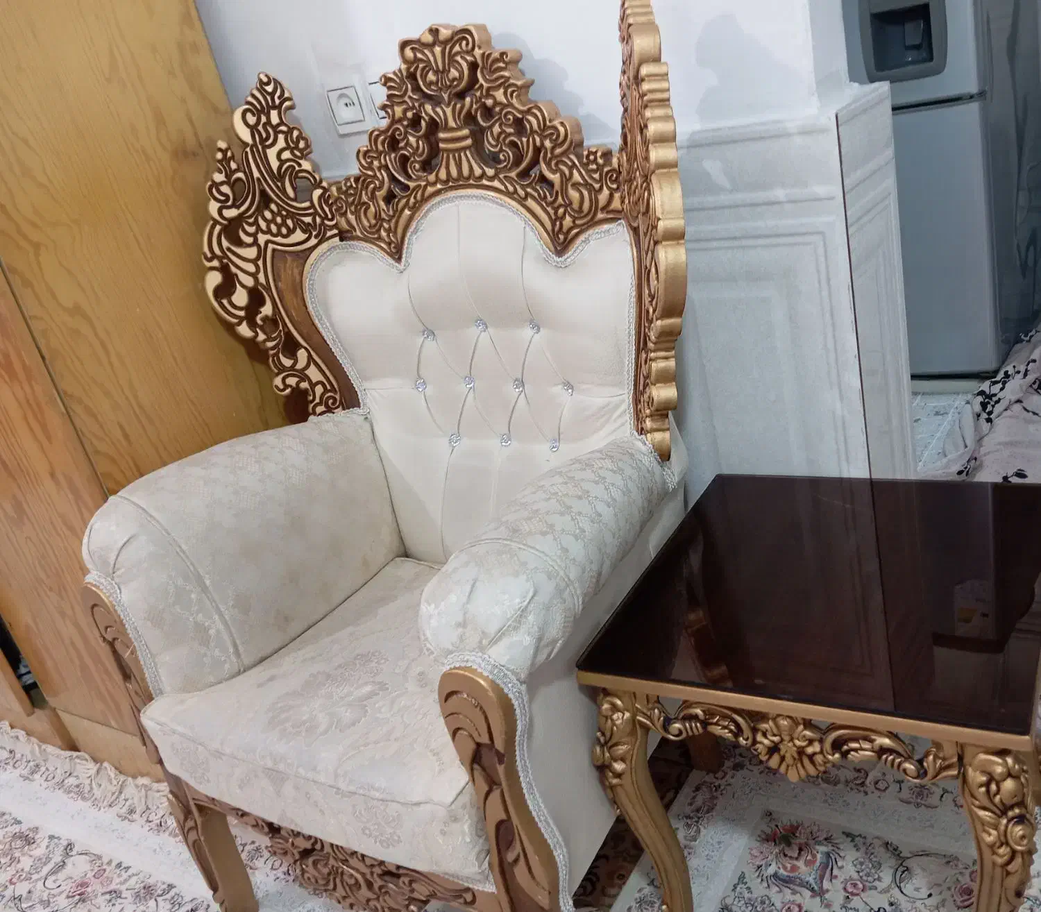 مبلمان سلطنتی چوب و پارچه|مبلمان خانگی و میز عسلی|شهریار, شهرک امیریه|دیوار