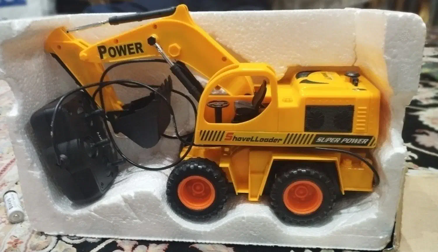 یک عدد اسباب بازی لودر|اسباب‌‌بازی|ری, دولت‌آباد|دیوار