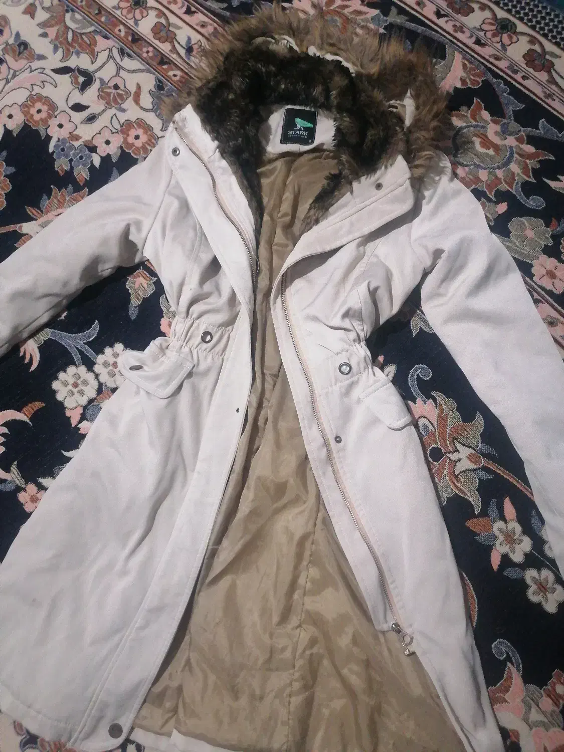 کاپشن|لباس|قرق, |دیوار