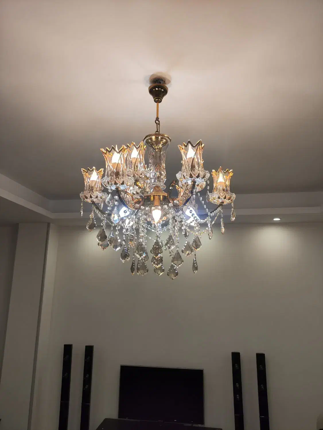 لوستر|لوستر و چراغ آویز|کرج, اصفهانی‌ها|دیوار