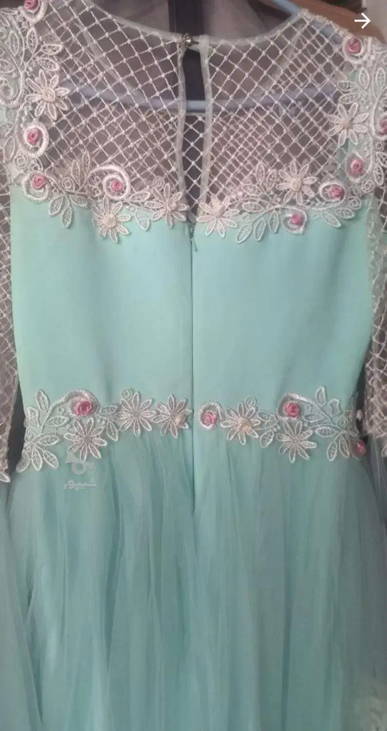 لباس مجلسی|لباس|اصفهان, درب کوشک|دیوار