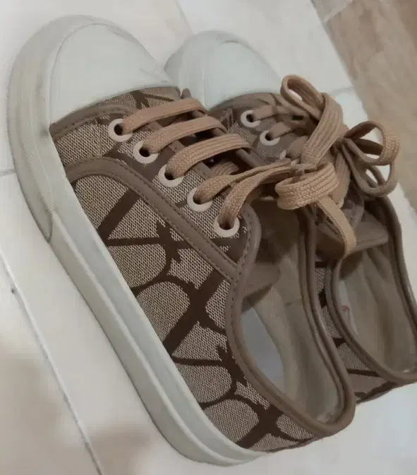 کفش اسپورت|کیف، کفش، کمربند|ارومیه, |دیوار