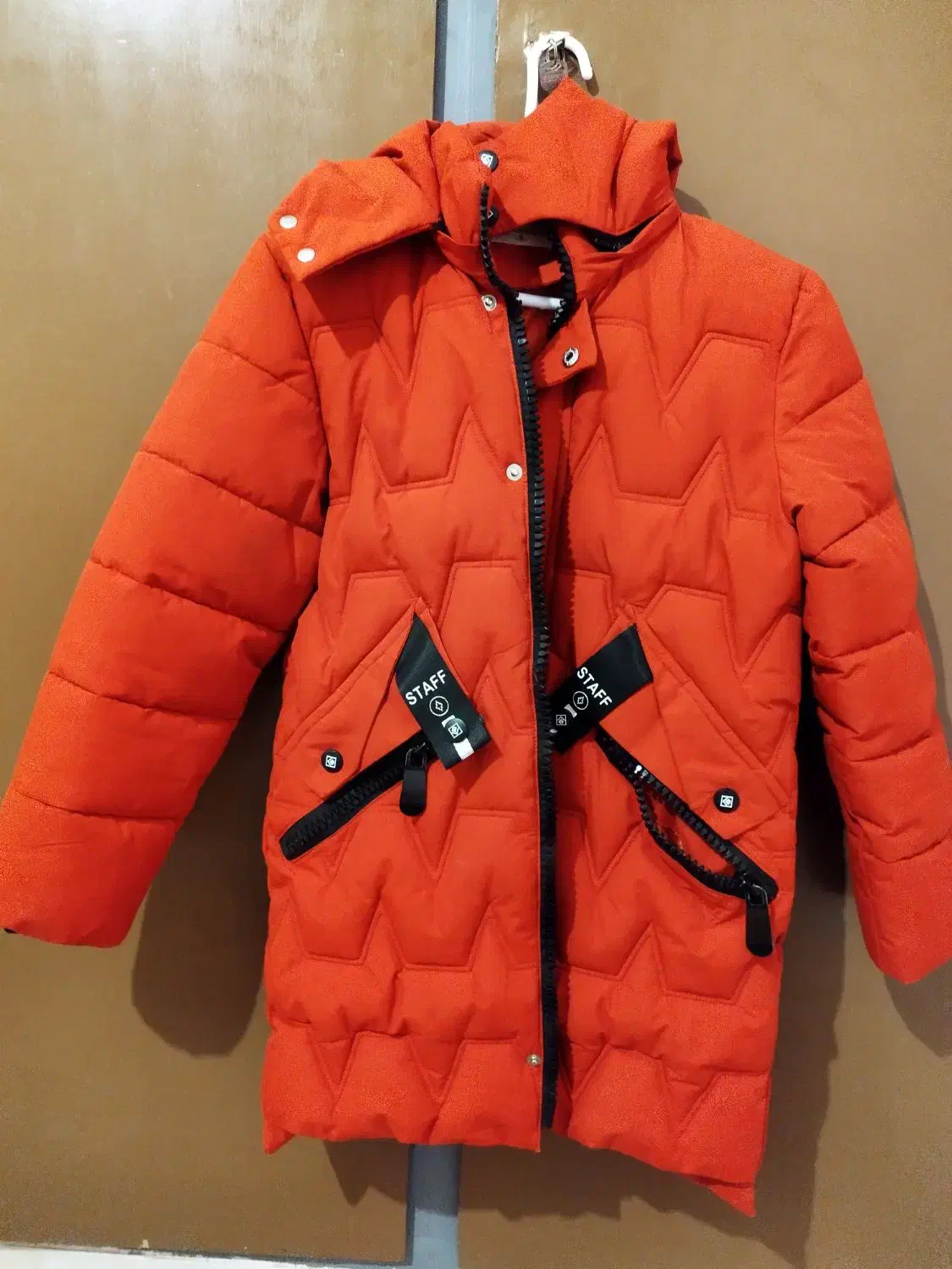 کاپشن در حد نو کلاه دار|لباس|شیراز, شهرک گلدشت حافظ|دیوار