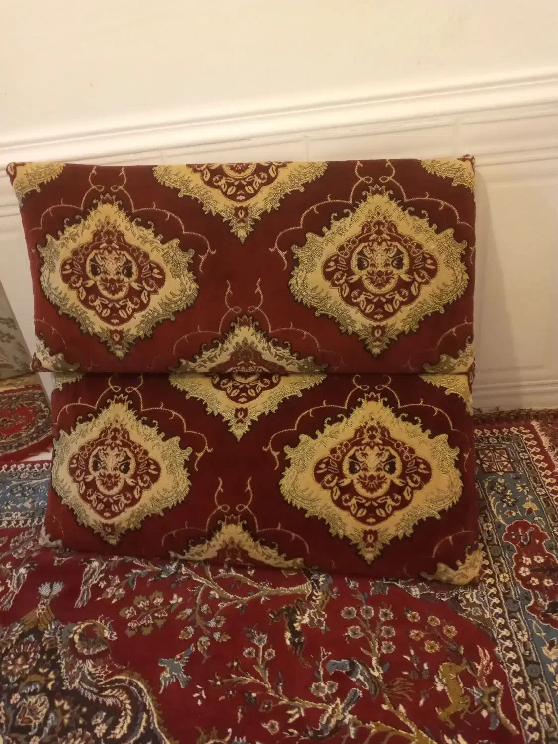 ۲ جفت پشتی کاملا نو|رختخواب، بالش، پتو|نیمروز, |دیوار