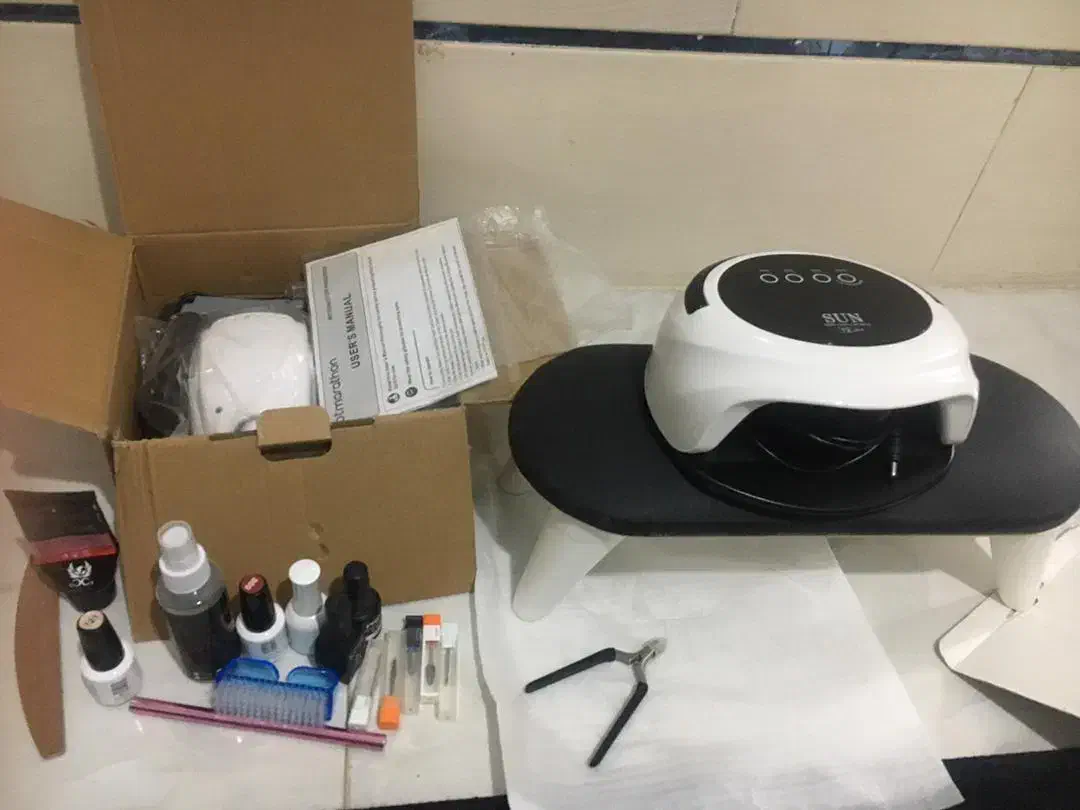 پک کاشت ناخن شامل سوهوان ودستگاه یووی|آرایشی، بهداشتی، درمانی|شیراز, دست خضر|دیوار