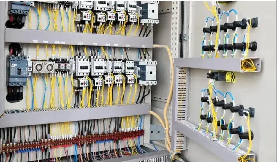 خدمات برق اصفهان صنعت پویا|خدمات پیشه و مهارت|اصفهان, ملک‌شهر|دیوار