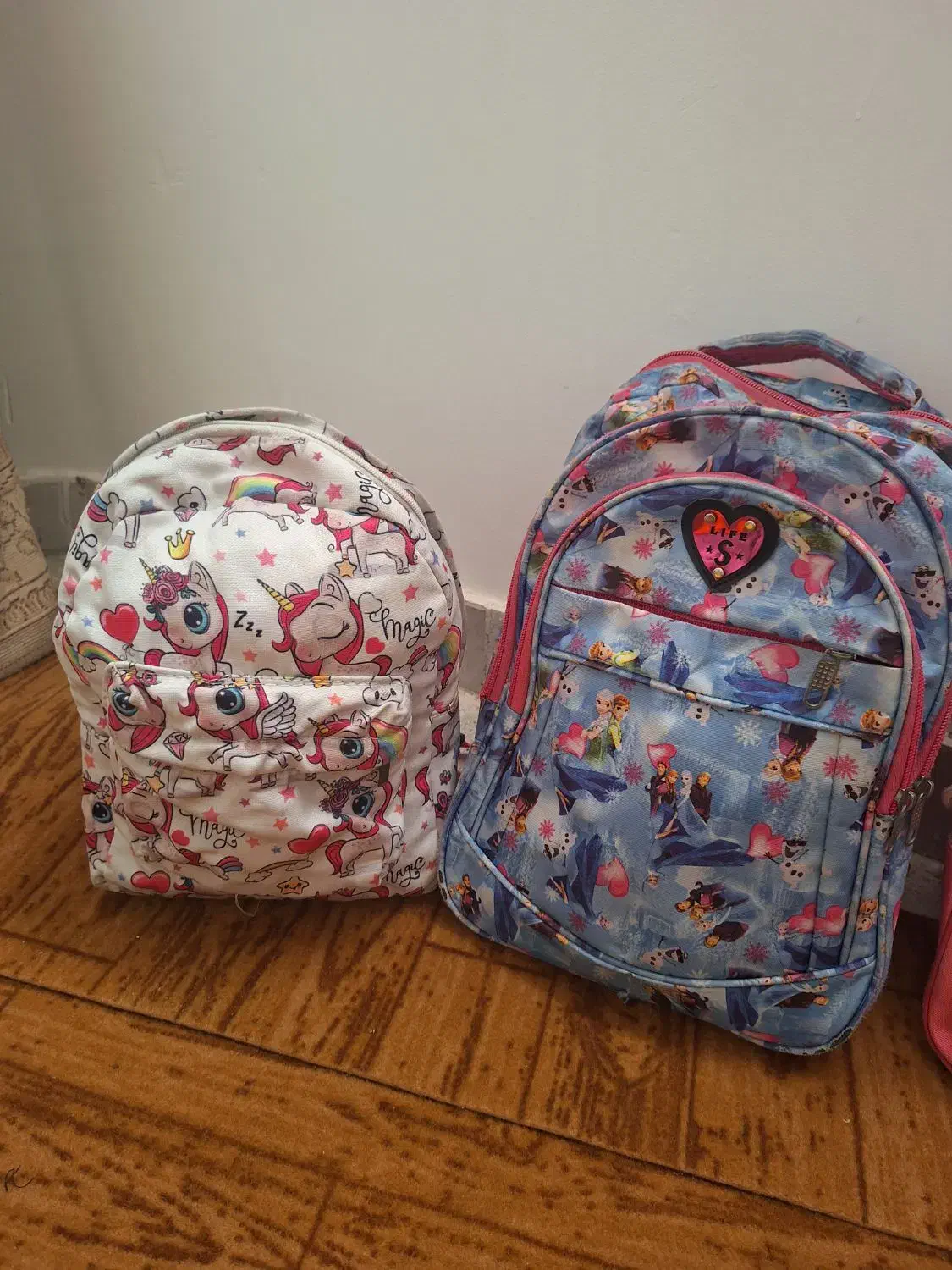 کیف کوله کفش|کیف، کفش، کمربند|نیشابور, خط کاشمر|دیوار