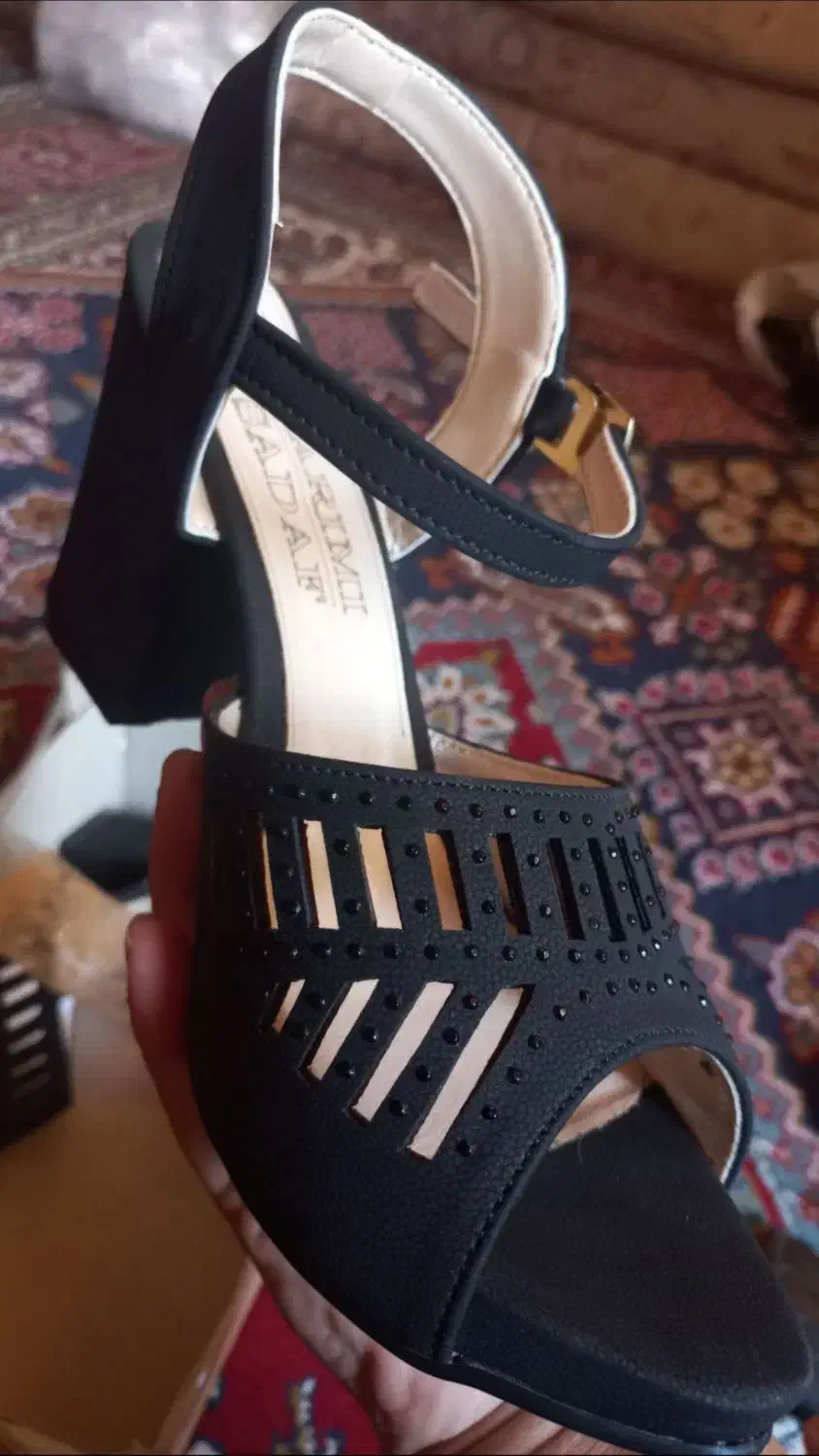 کفش شیک|کیف، کفش، کمربند|یاسوج, |دیوار